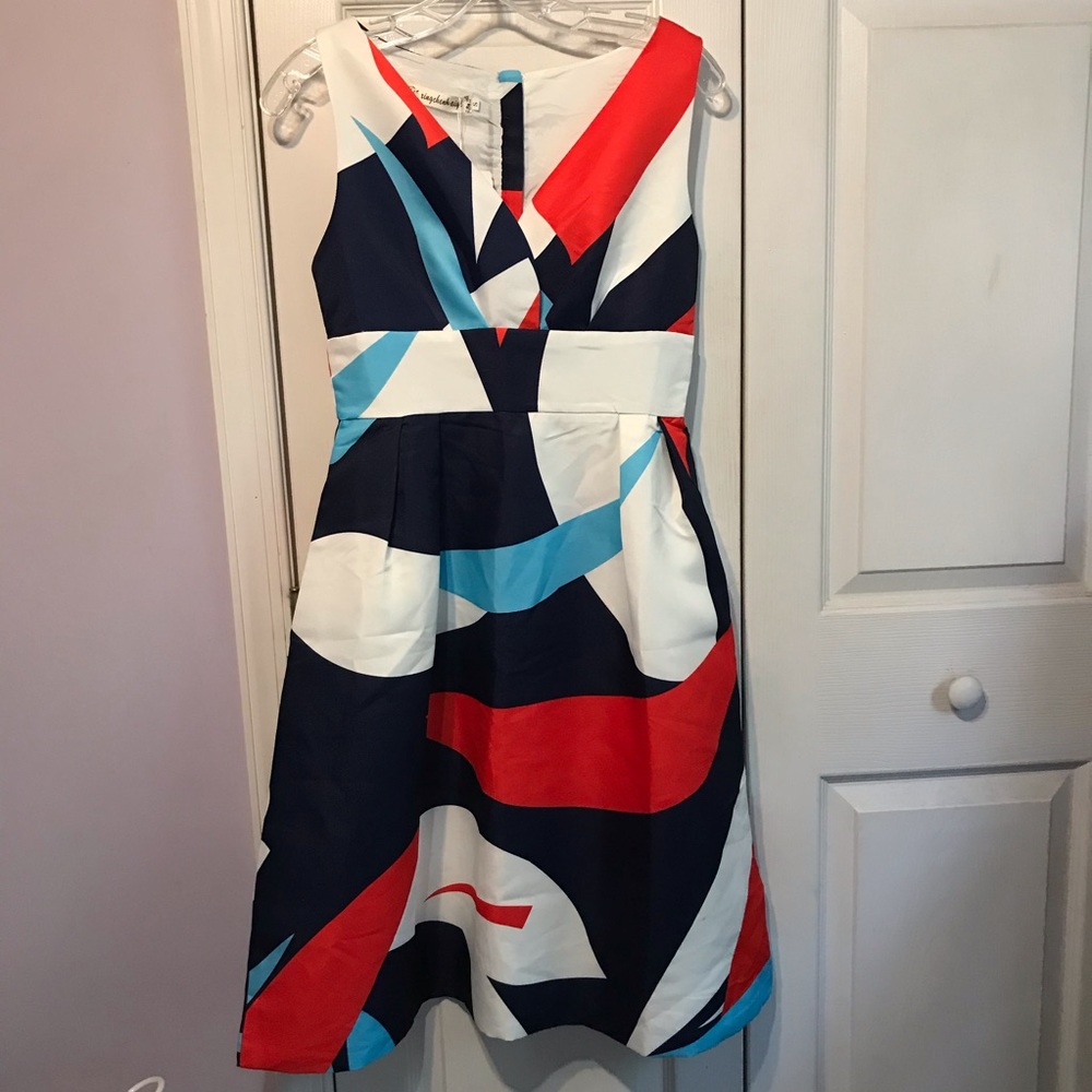 Coeur de Vague Dress Size 2 V-Neck A-Line